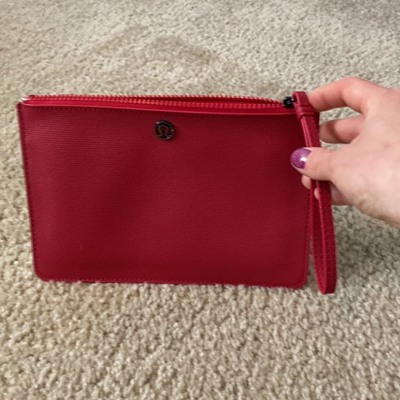 Lululemon hang bag - NEVER USED - Picture 3 of 3